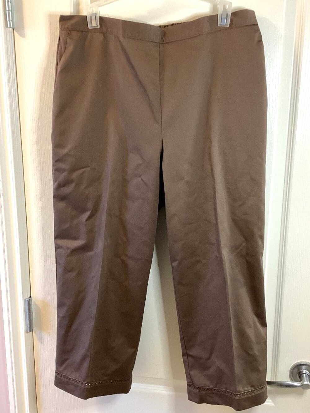 Alfred Dunner Women's Brown Pull-on Cropped Capri Pants Size 14 Casual Classic